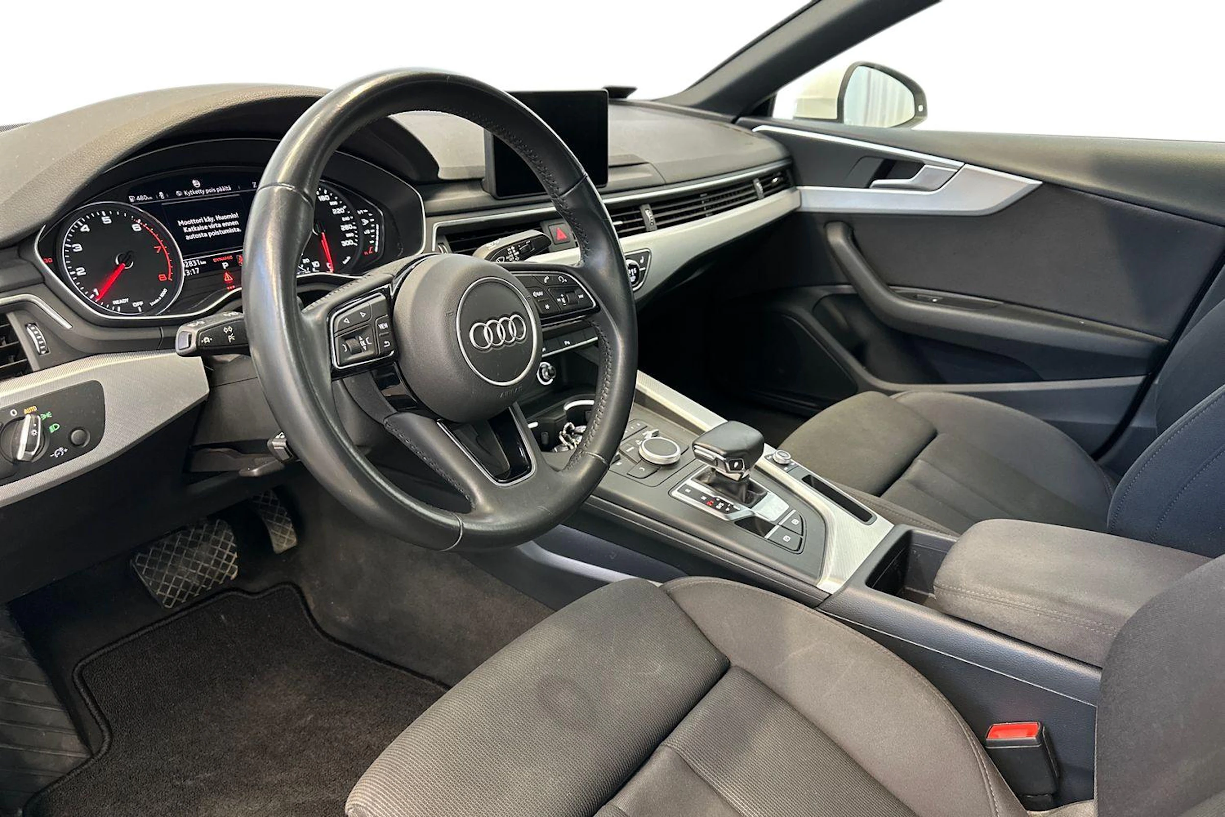 valkoinen Audi A5 2019 kuva 6.