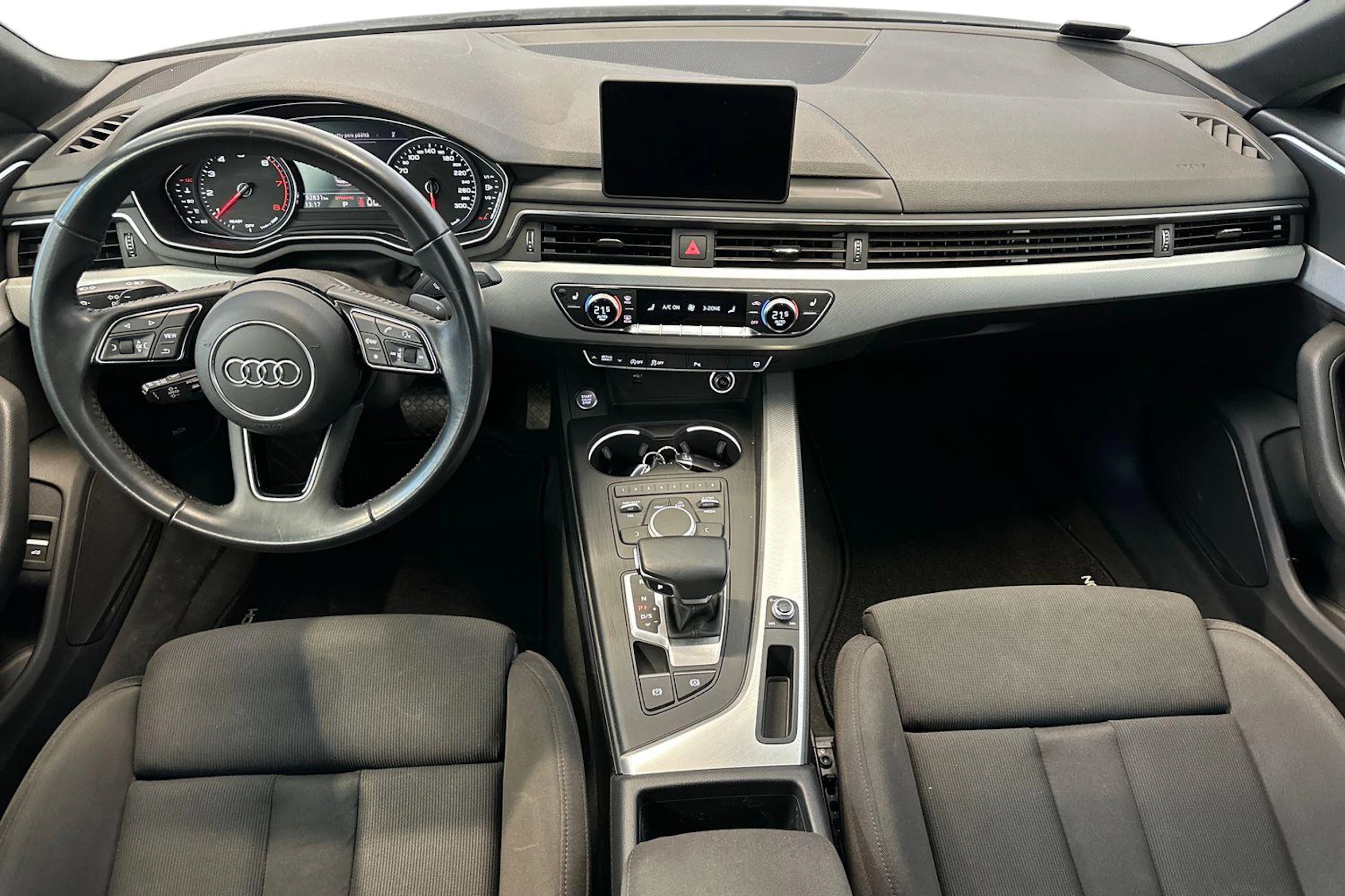 valkoinen Audi A5 2019 kuva 7.