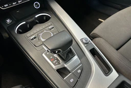 valkoinen Audi A5 2019 kuva 17.
