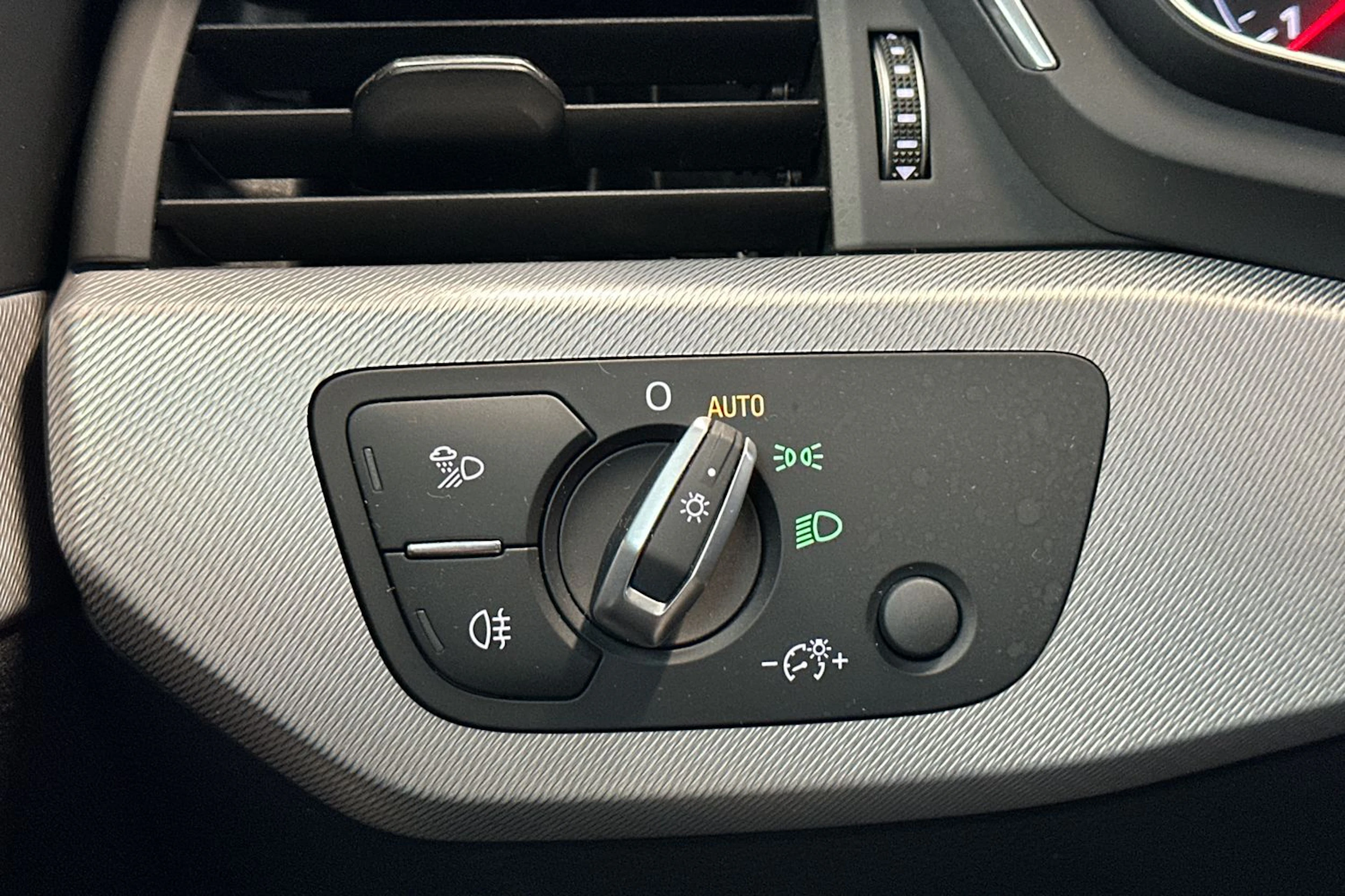 valkoinen Audi A5 2019 kuva 18.
