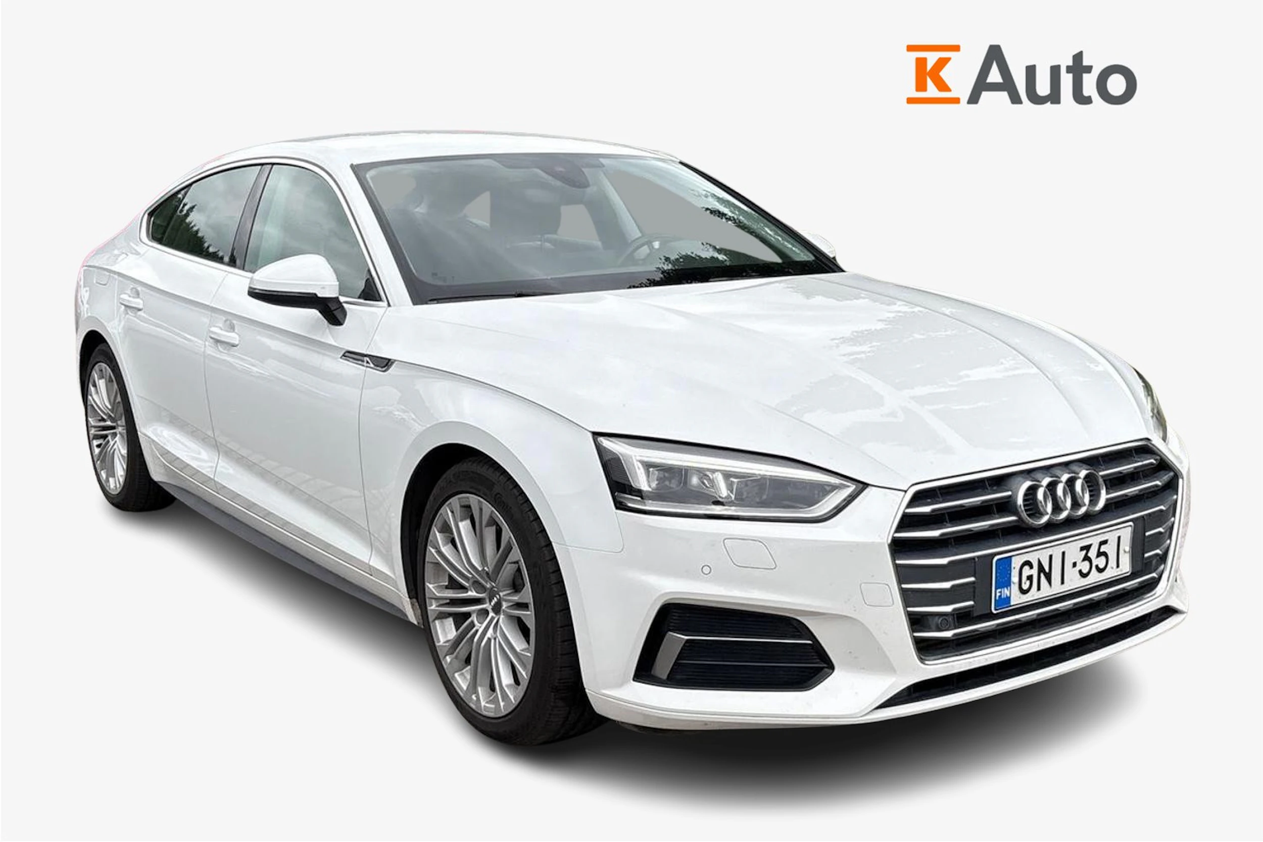 valkoinen Audi A5 2019 kuva 1.