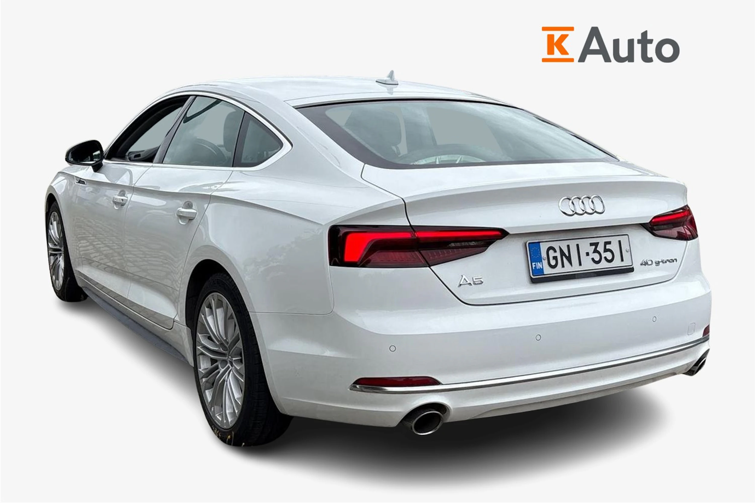 valkoinen Audi A5 2019 kuva 2.