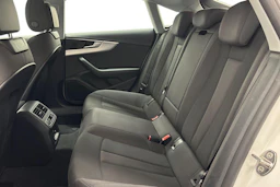 valkoinen Audi A5 2019 kuva 8.