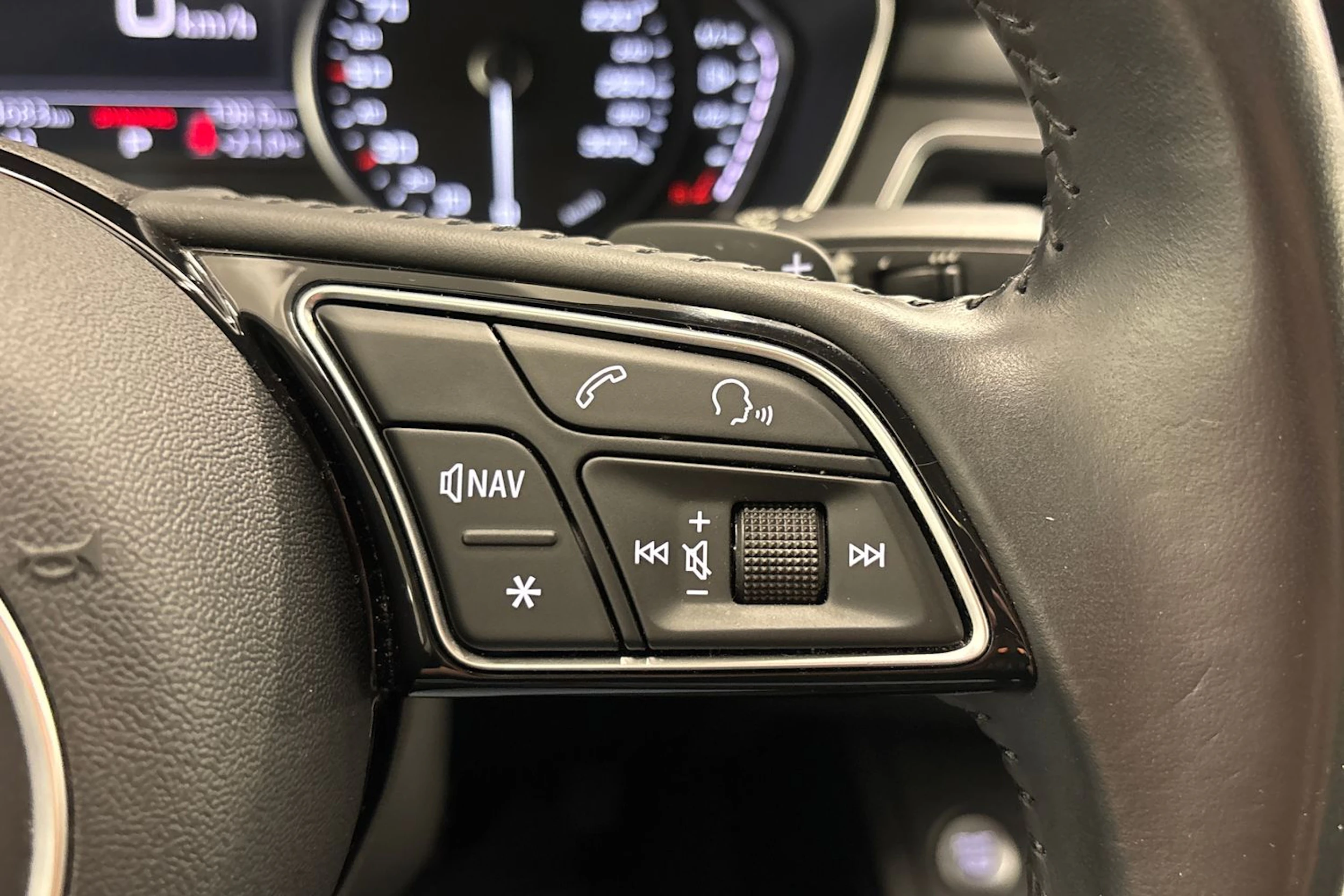 valkoinen Audi A5 2019 kuva 16.