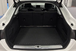 valkoinen Audi A5 2019 kuva 23.