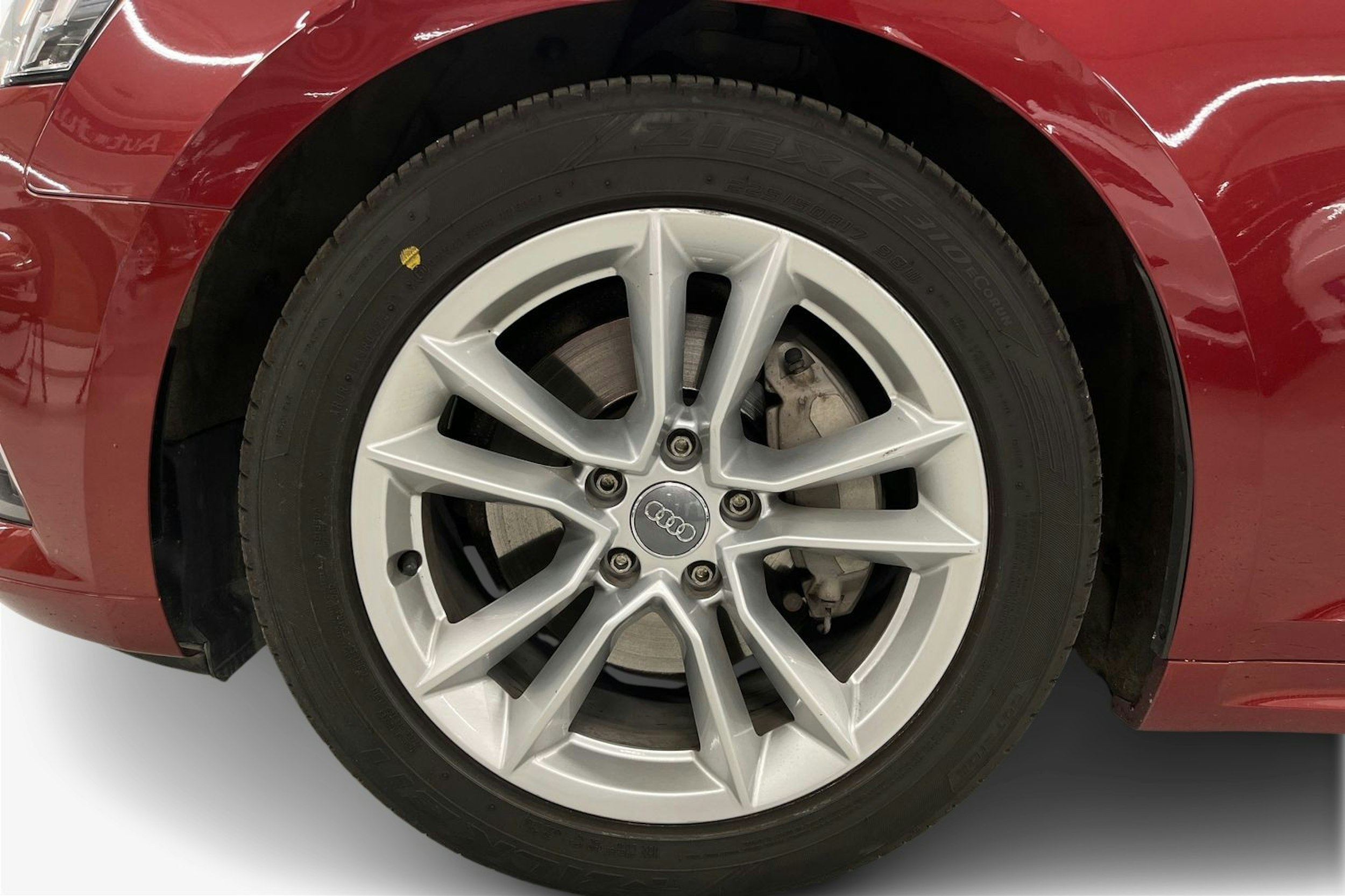 Punainen Audi A5 2019 kuva 11.