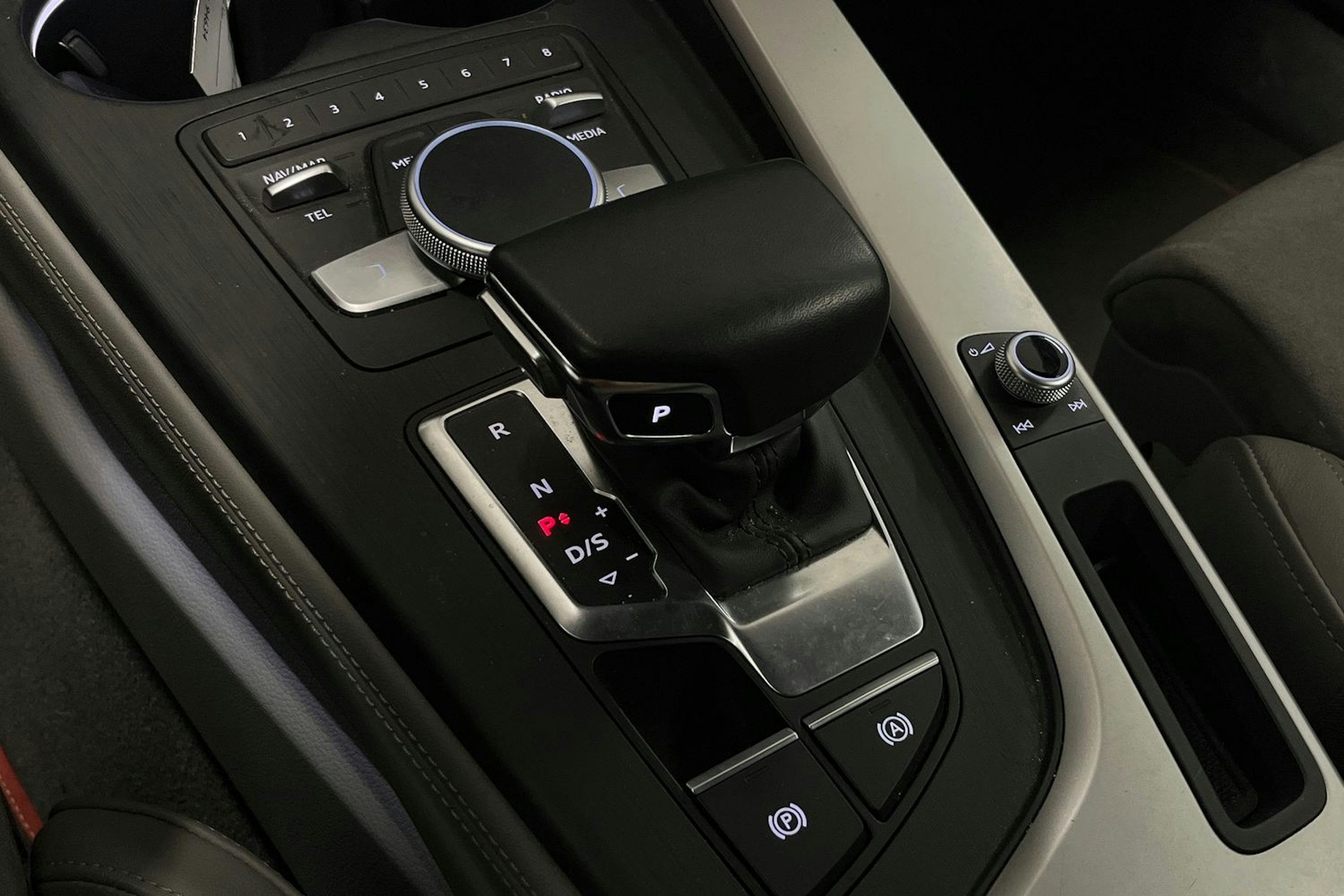 Punainen Audi A5 2019 kuva 28.