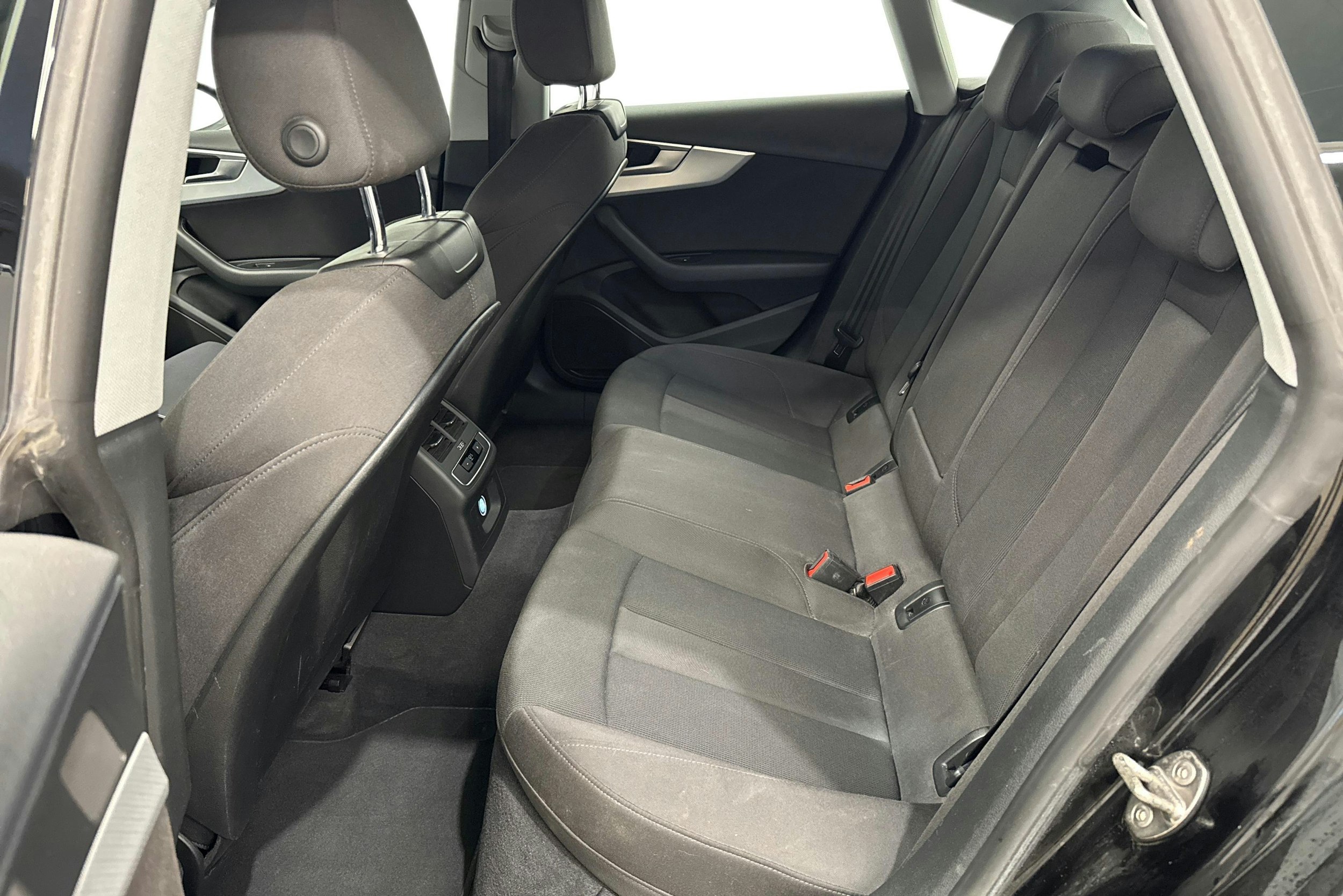 musta Audi A5 2019 kuva 11.