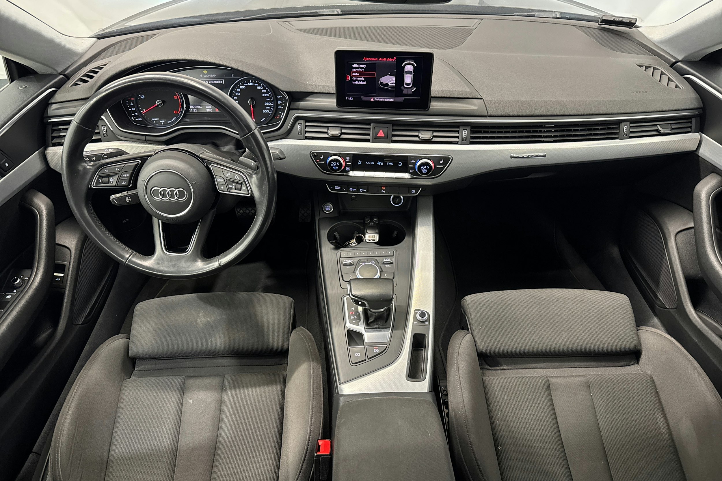 musta Audi A5 2019 kuva 17.