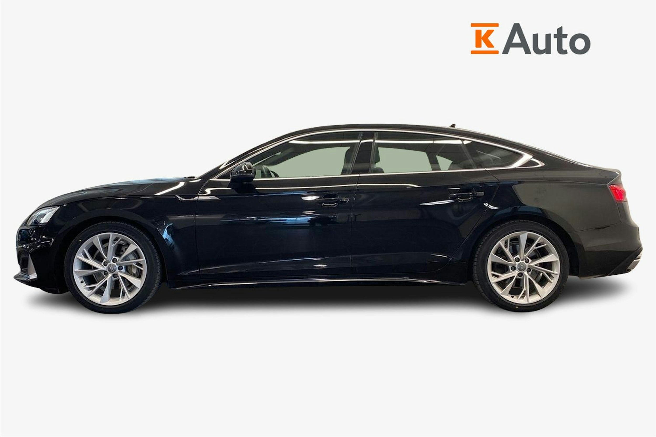 musta Audi A5 2020 kuva 6.