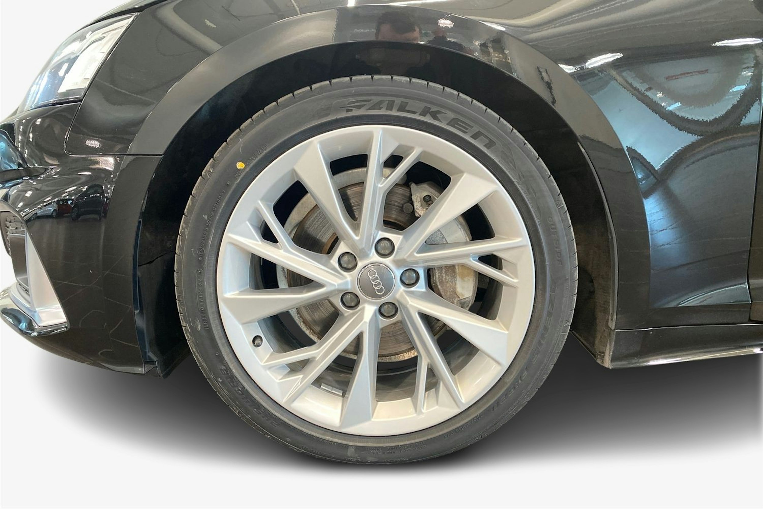 musta Audi A5 2020 kuva 11.