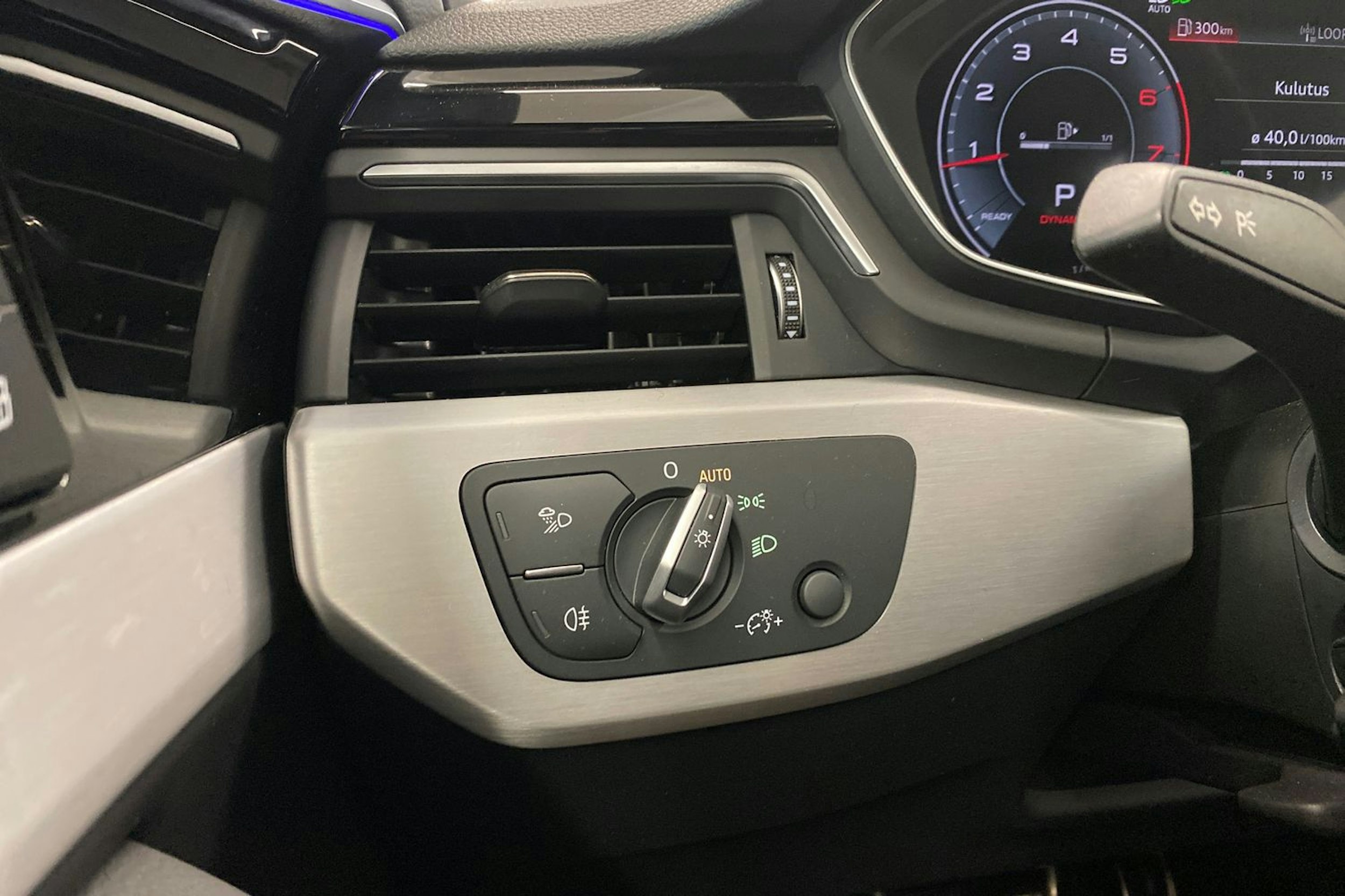 musta Audi A5 2020 kuva 20.