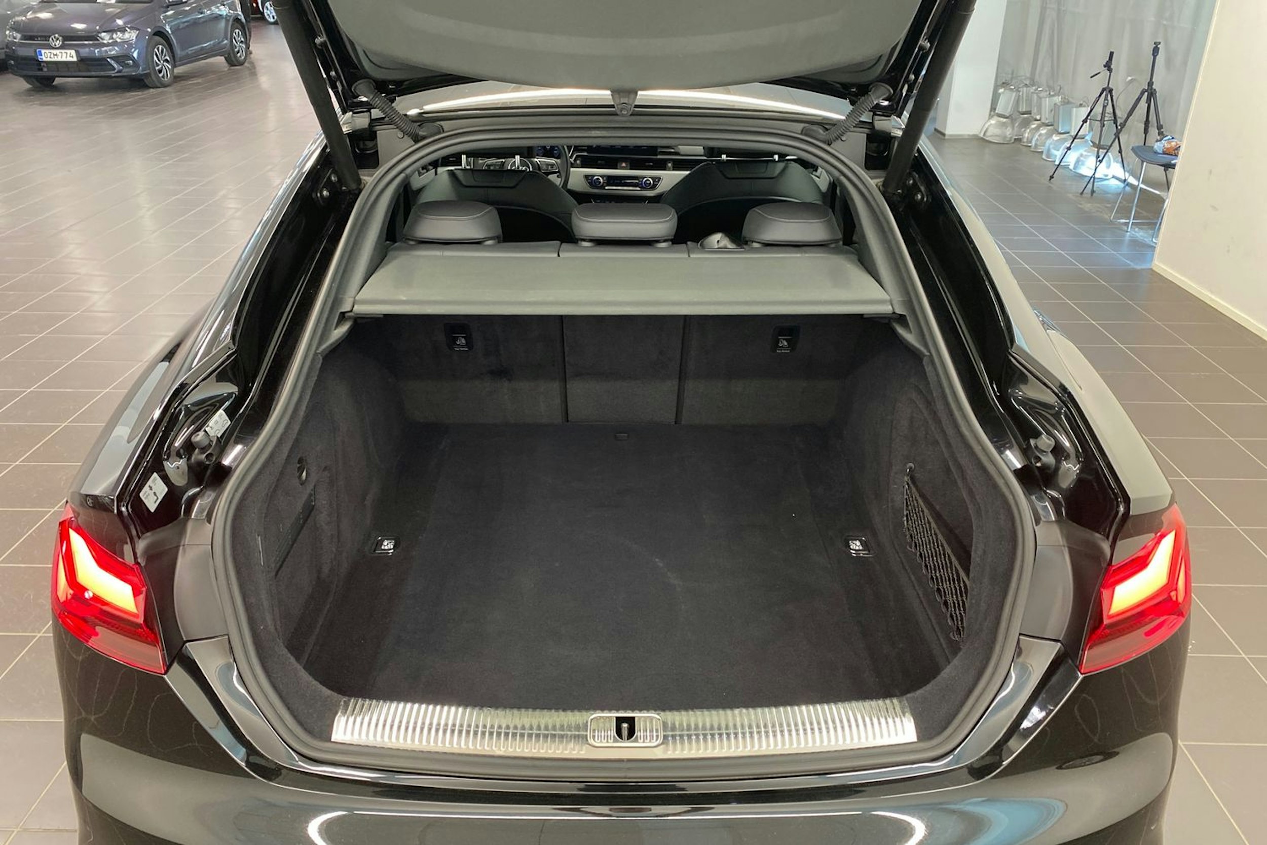 musta Audi A5 2020 kuva 30.