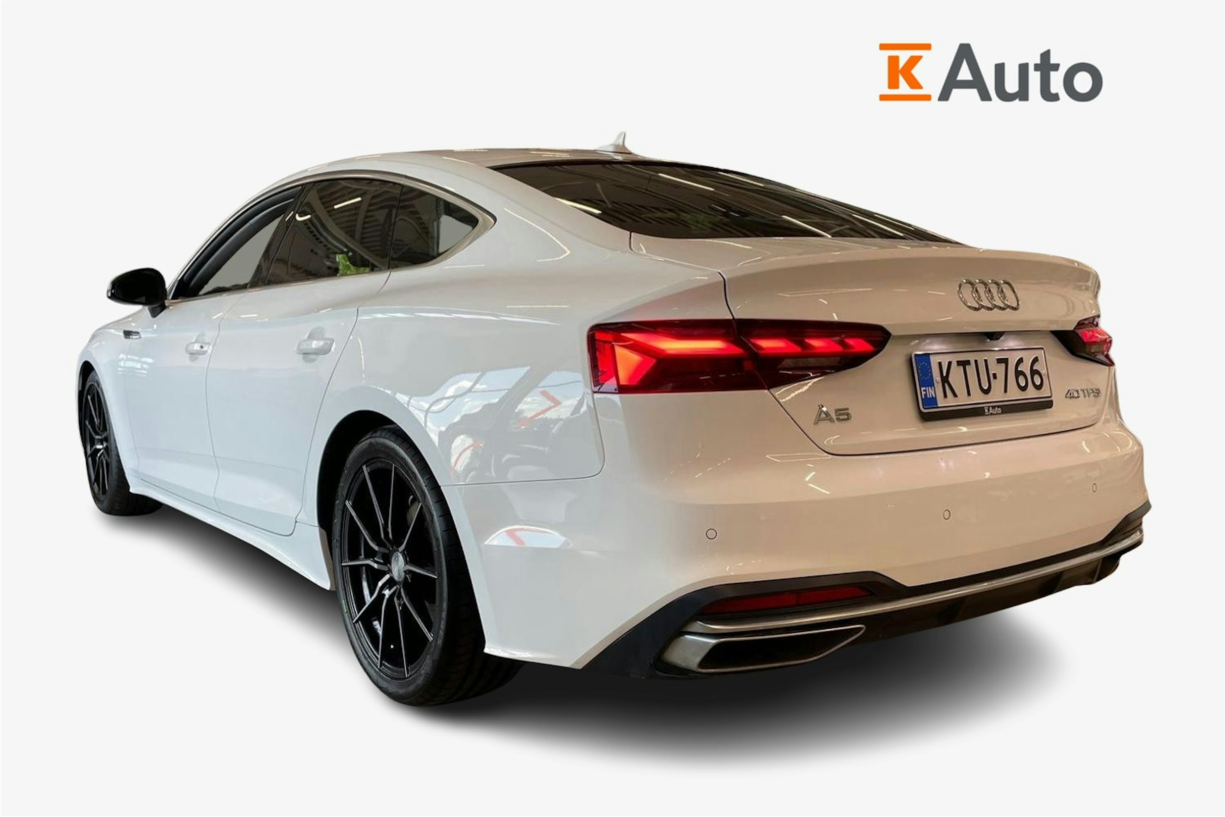 valkoinen Audi A5 2020 kuva 2.
