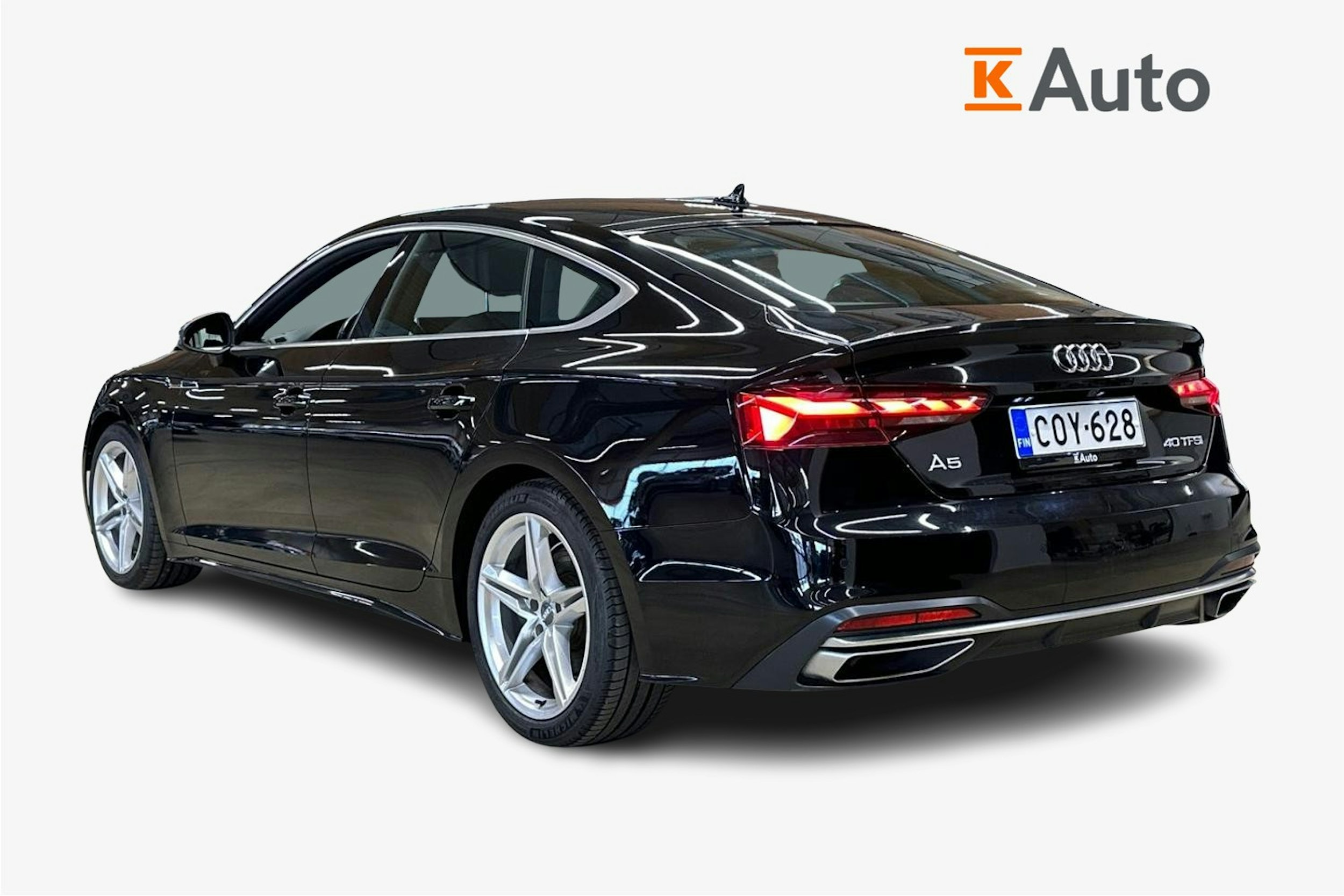 musta Audi A5 2021 kuva 2.