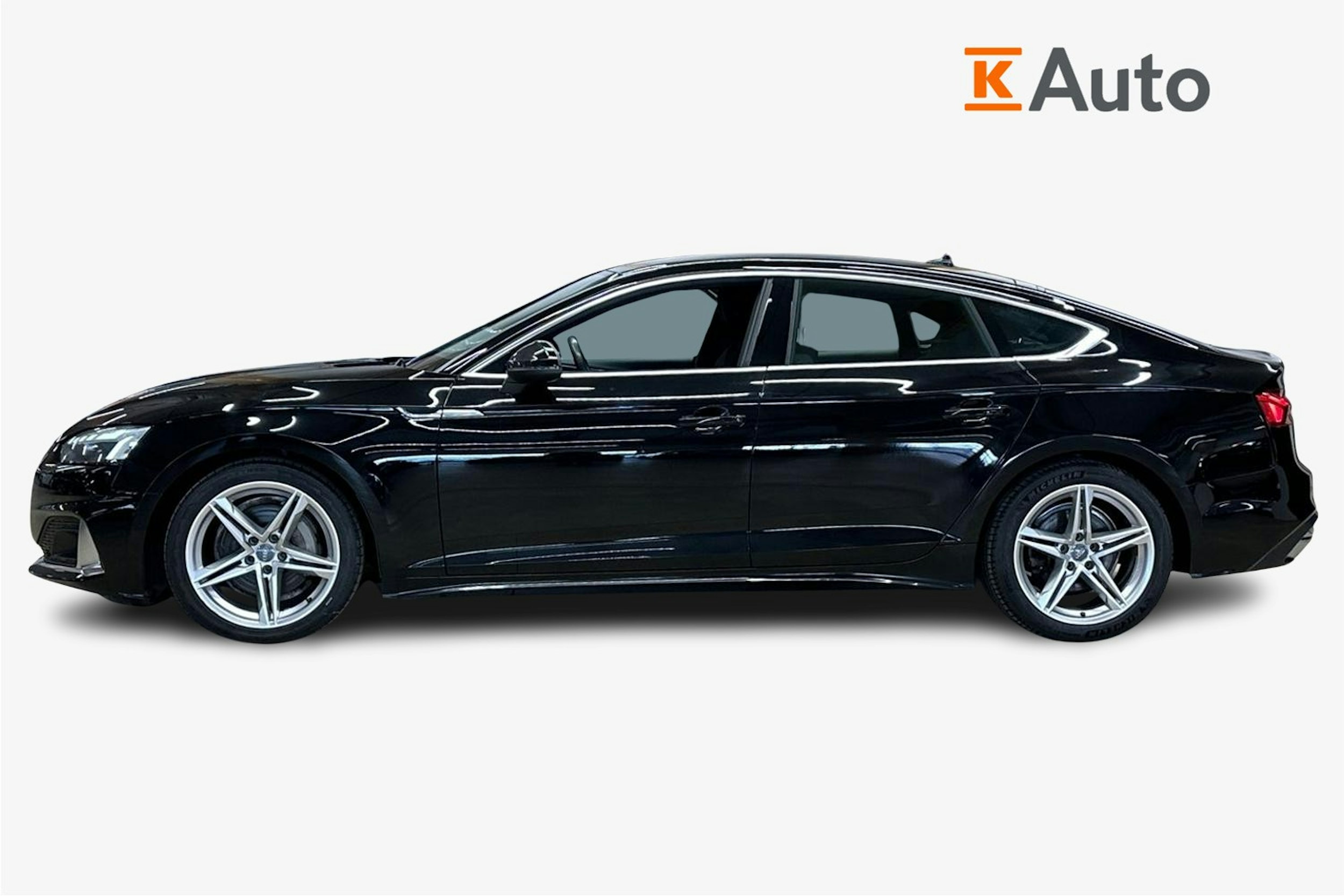 musta Audi A5 2021 kuva 6.