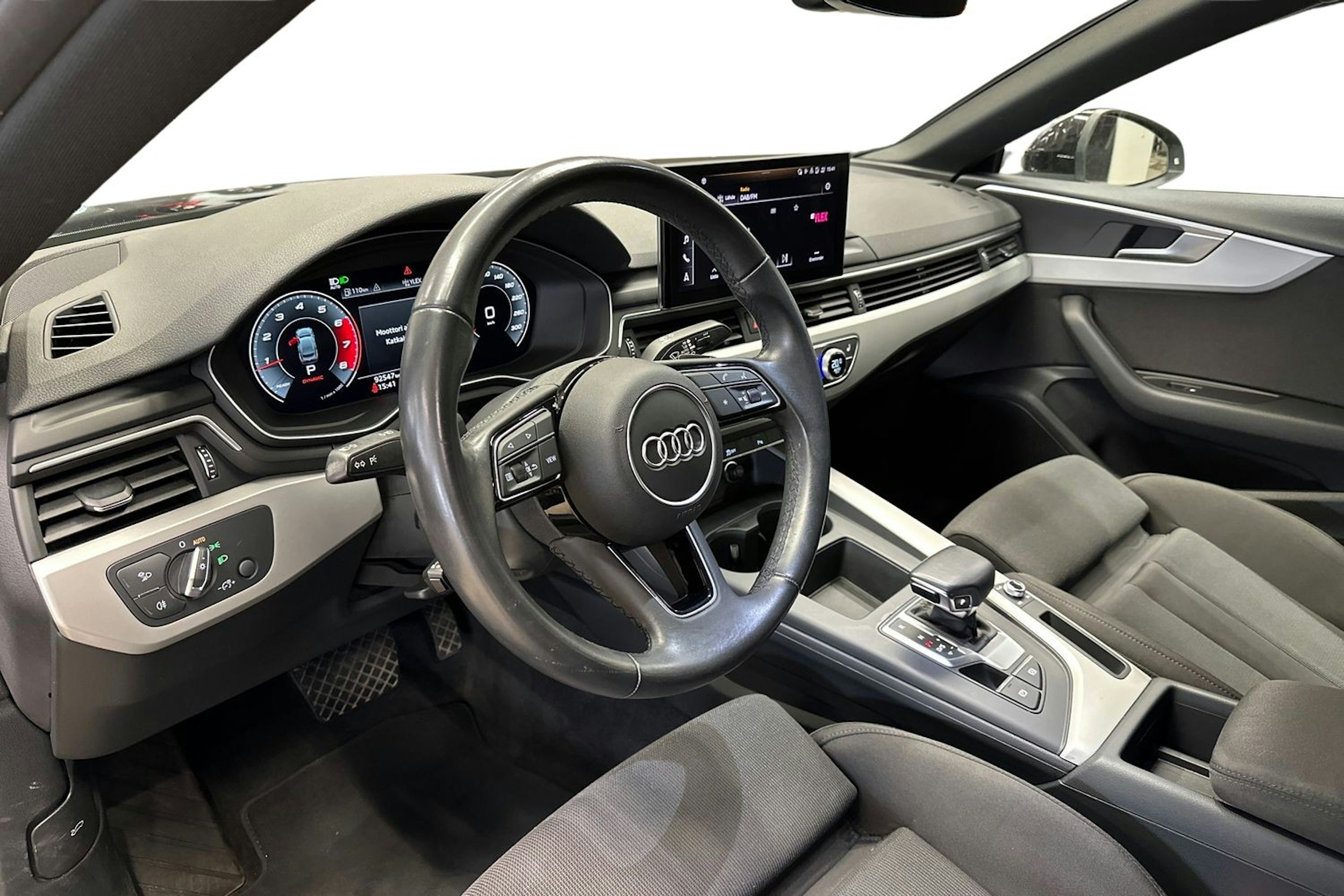 musta Audi A5 2021 kuva 7.