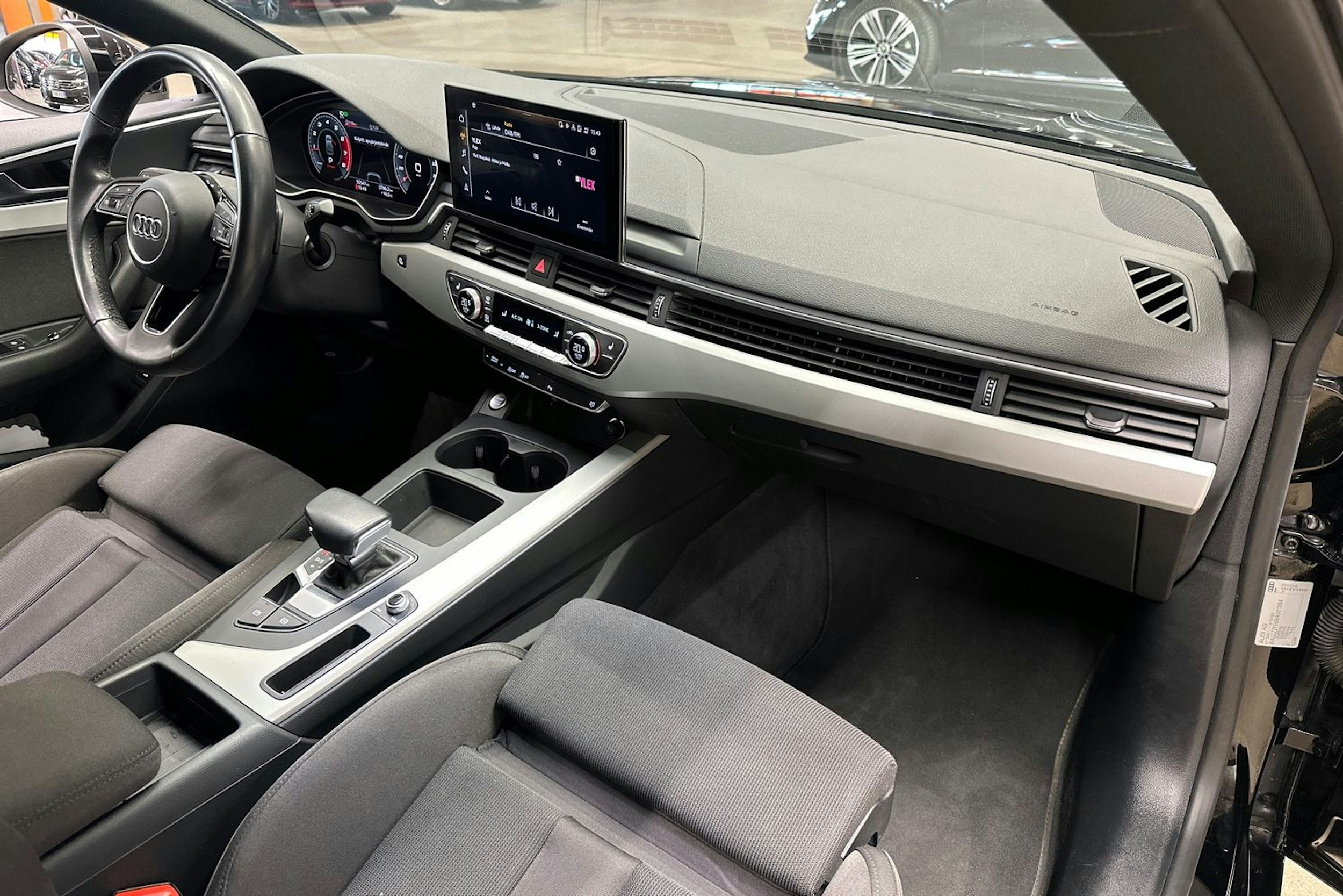 musta Audi A5 2021 kuva 14.