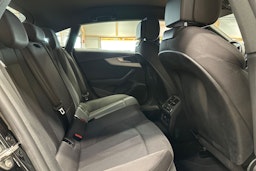 musta Audi A5 2021 kuva 16.
