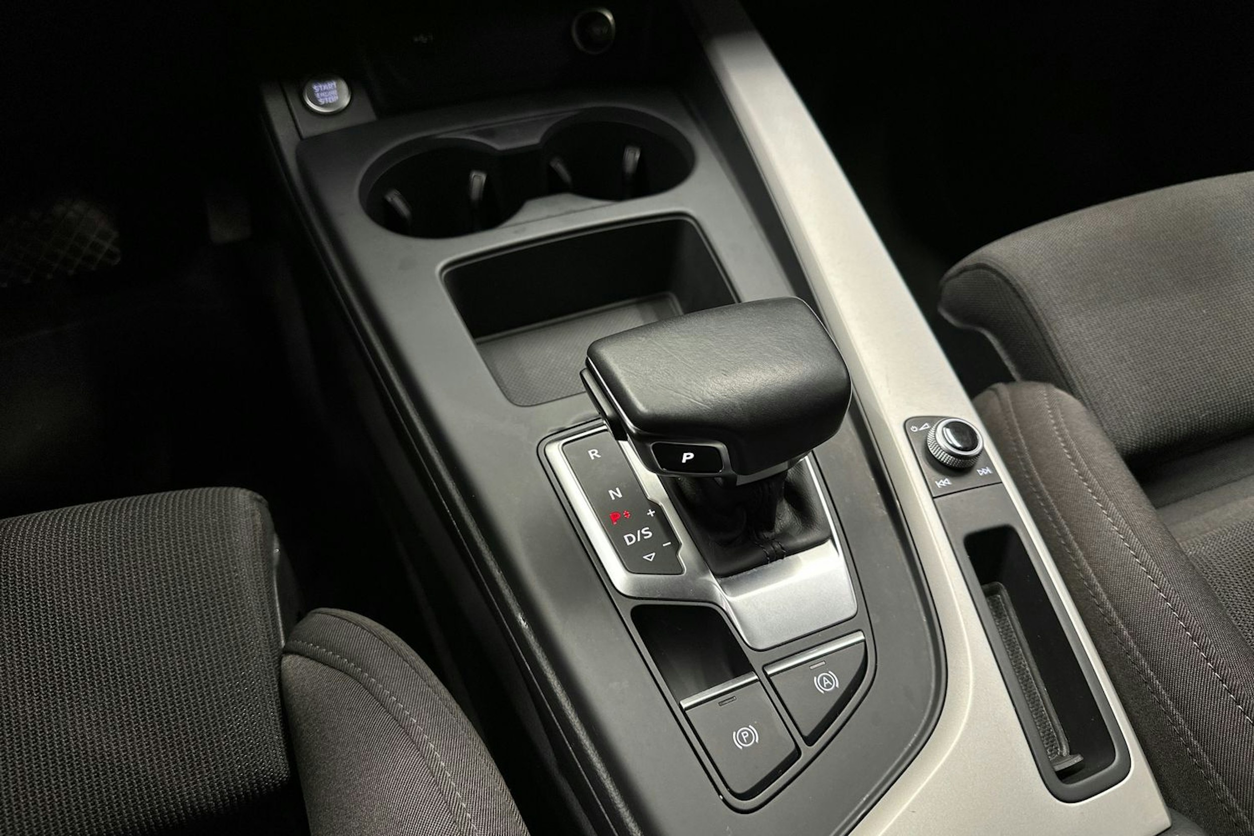 musta Audi A5 2021 kuva 23.