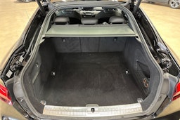 musta Audi A5 2021 kuva 34.