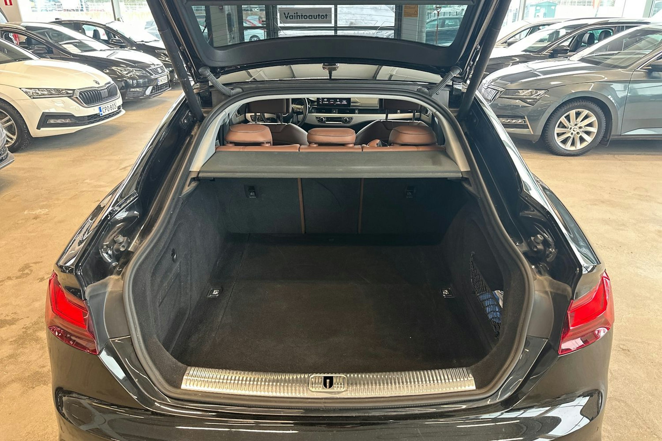 musta Audi A5 2021 kuva 16.