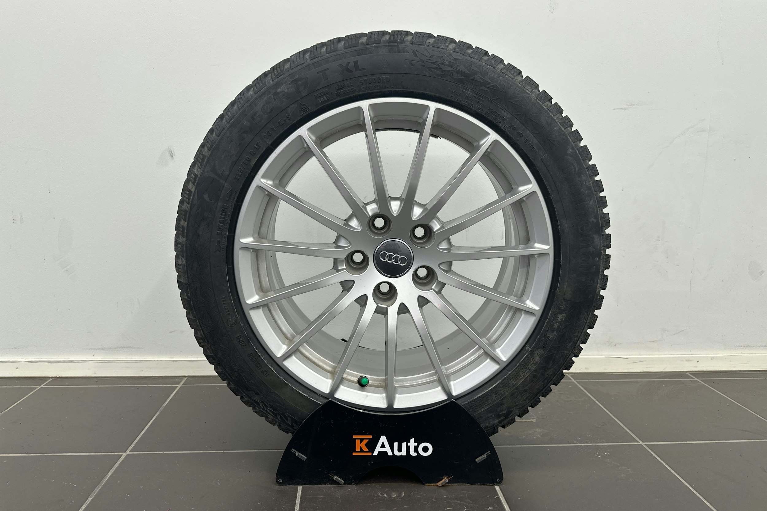 valkoinen Audi A5 2021 kuva 13.