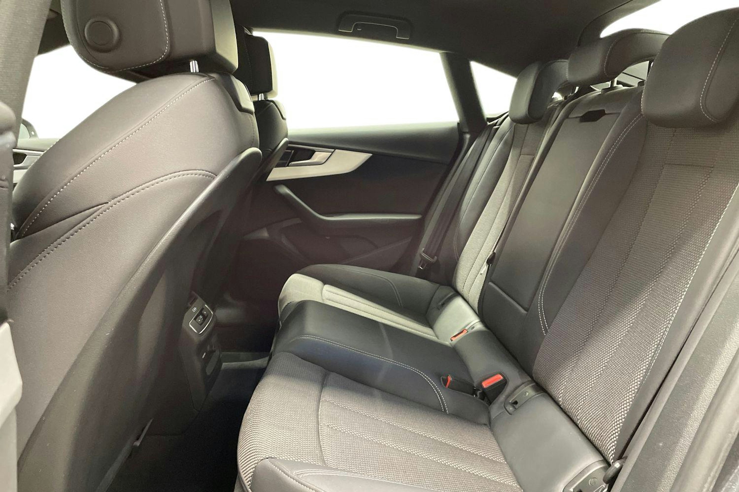 harmaa Audi A5 2021 kuva 10.