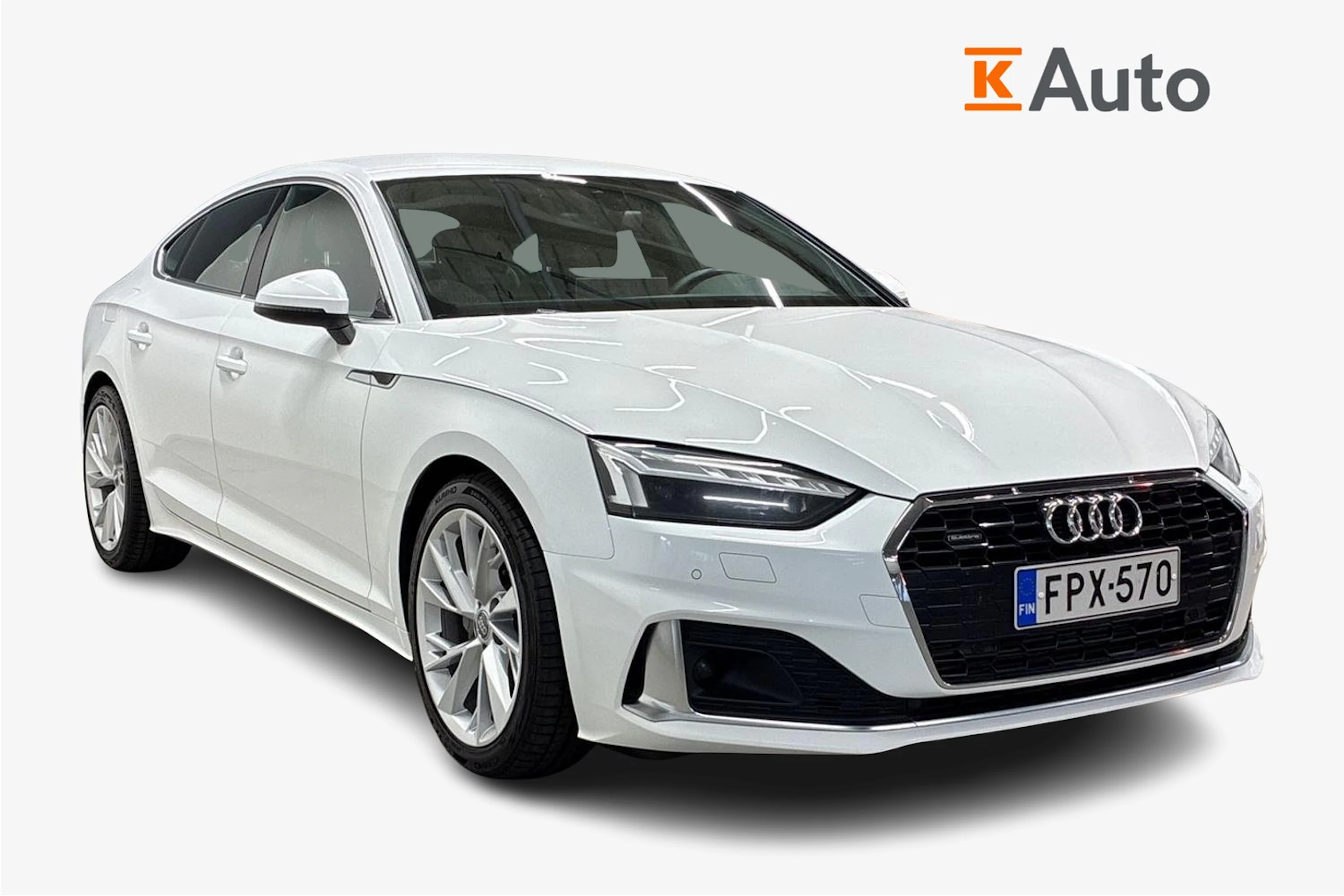 valkoinen Audi A5 2021 kuva 1.