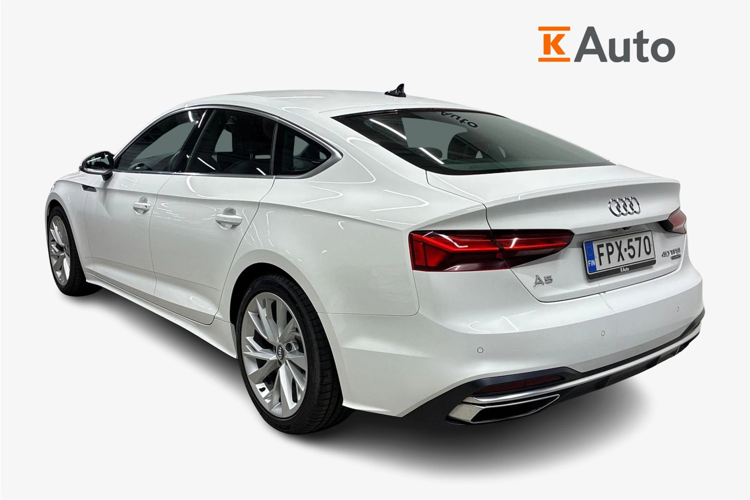 valkoinen Audi A5 2021 kuva 2.