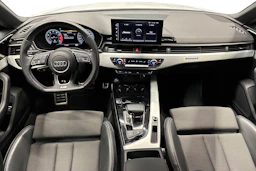 valkoinen Audi A5 2021 kuva 7.