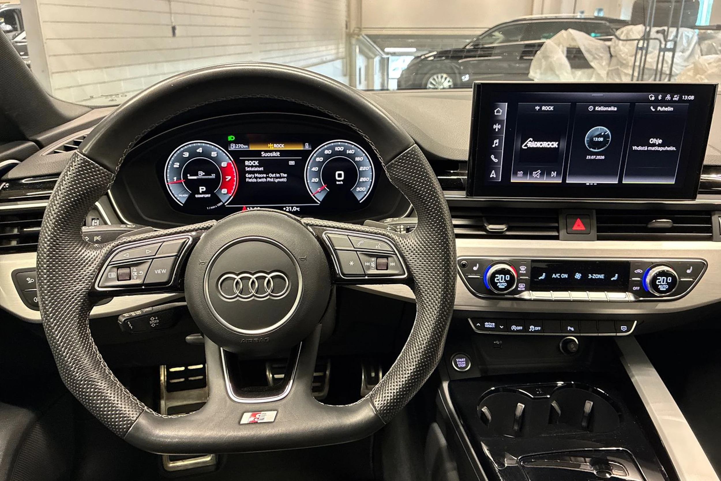 valkoinen Audi A5 2021 kuva 11.