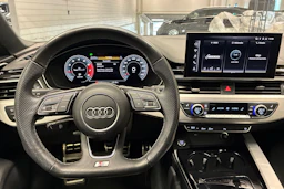 valkoinen Audi A5 2021 kuva 11.