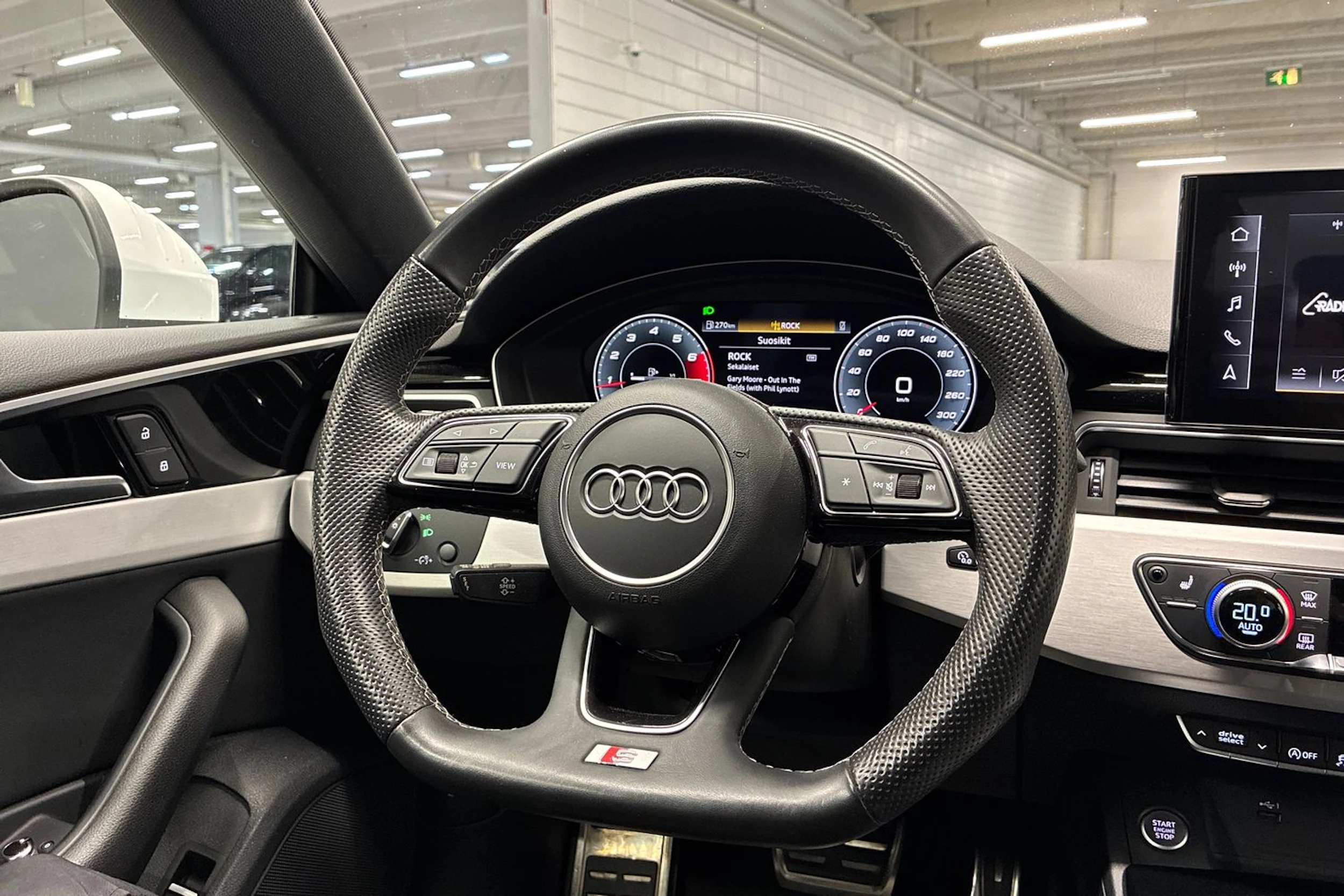 valkoinen Audi A5 2021 kuva 15.