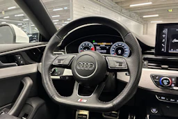 valkoinen Audi A5 2021 kuva 15.
