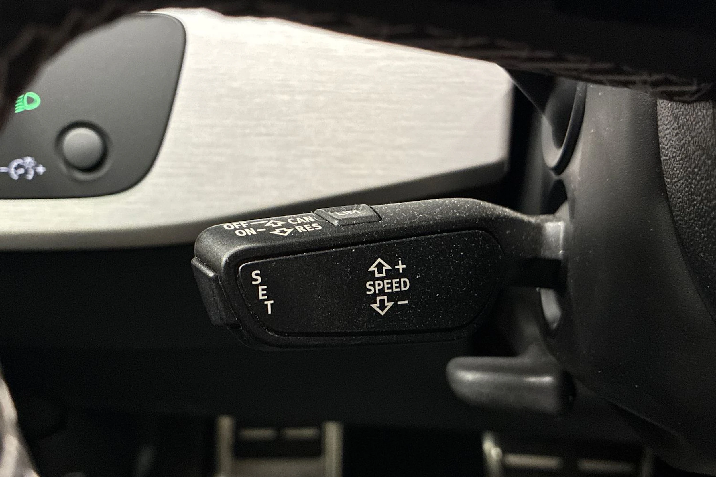 valkoinen Audi A5 2021 kuva 16.