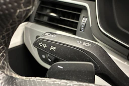 valkoinen Audi A5 2021 kuva 18.