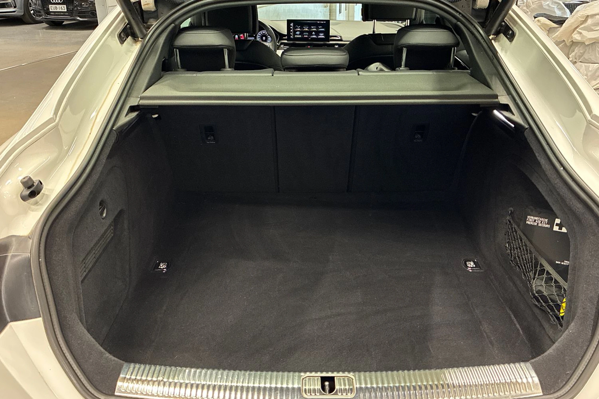 valkoinen Audi A5 2021 kuva 26.
