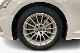 valkoinen Audi A5 2021 kuva 9.