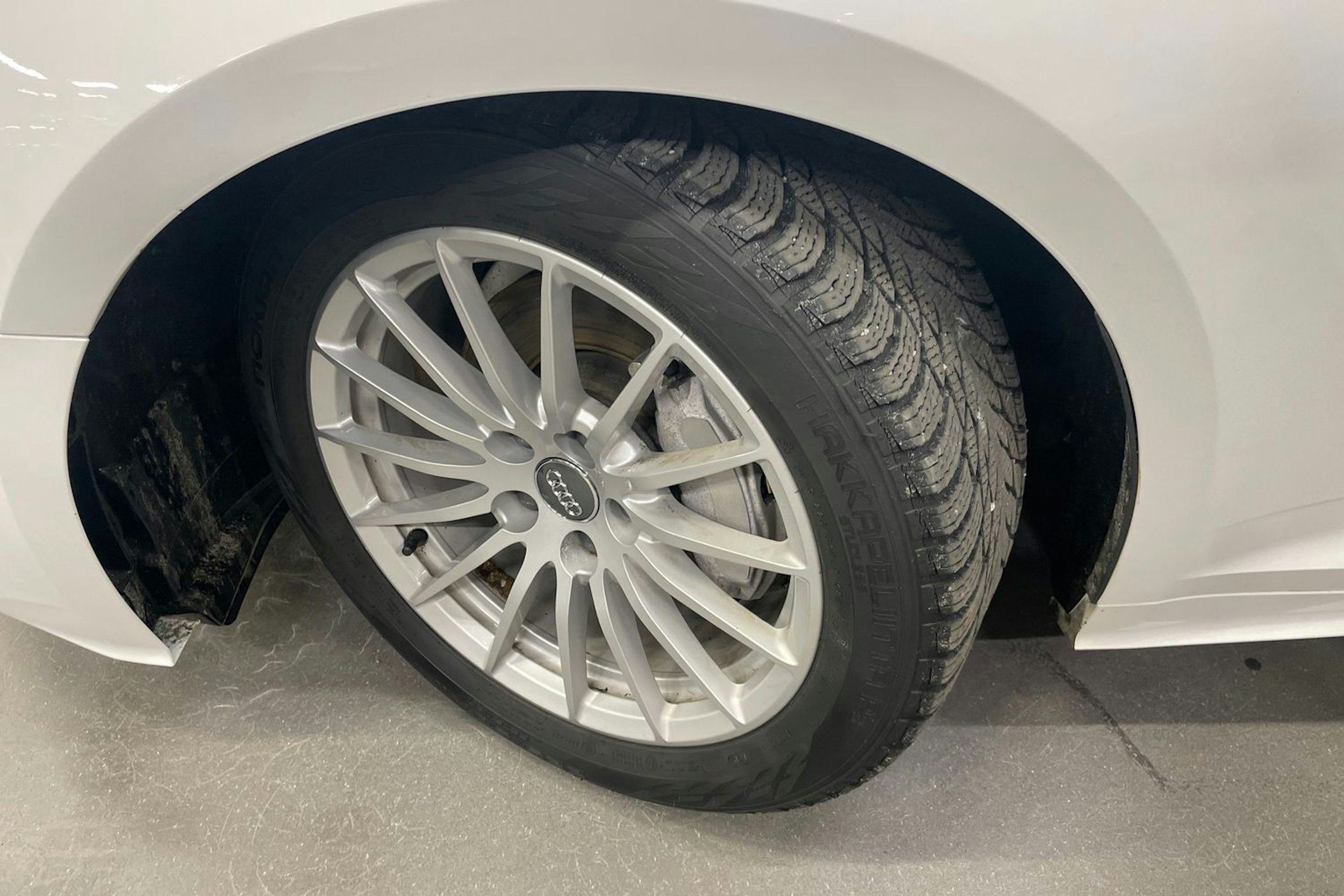 valkoinen Audi A5 2021 kuva 10.