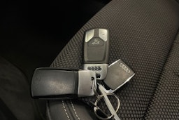 valkoinen Audi A5 2021 kuva 17.