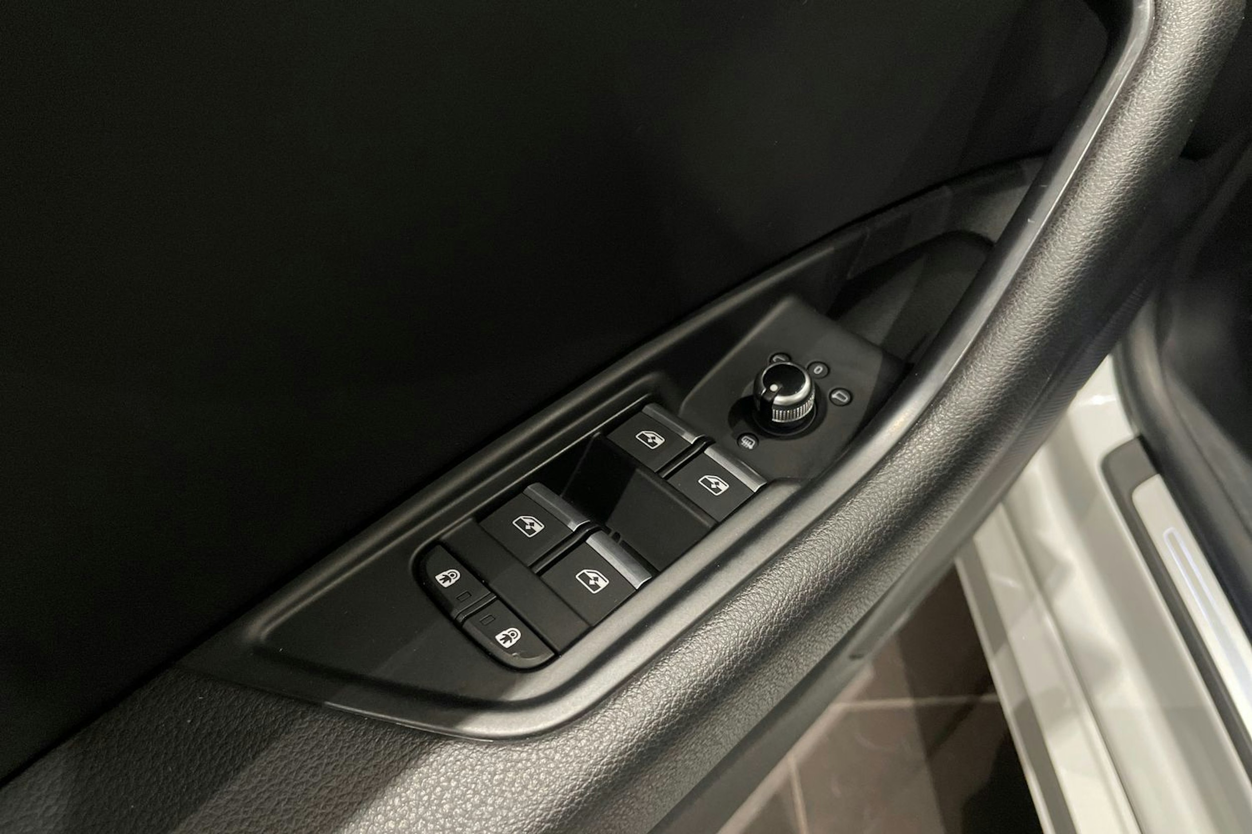 valkoinen Audi A5 2021 kuva 18.