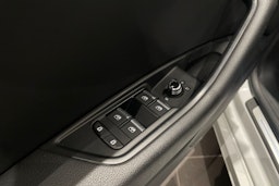 valkoinen Audi A5 2021 kuva 18.