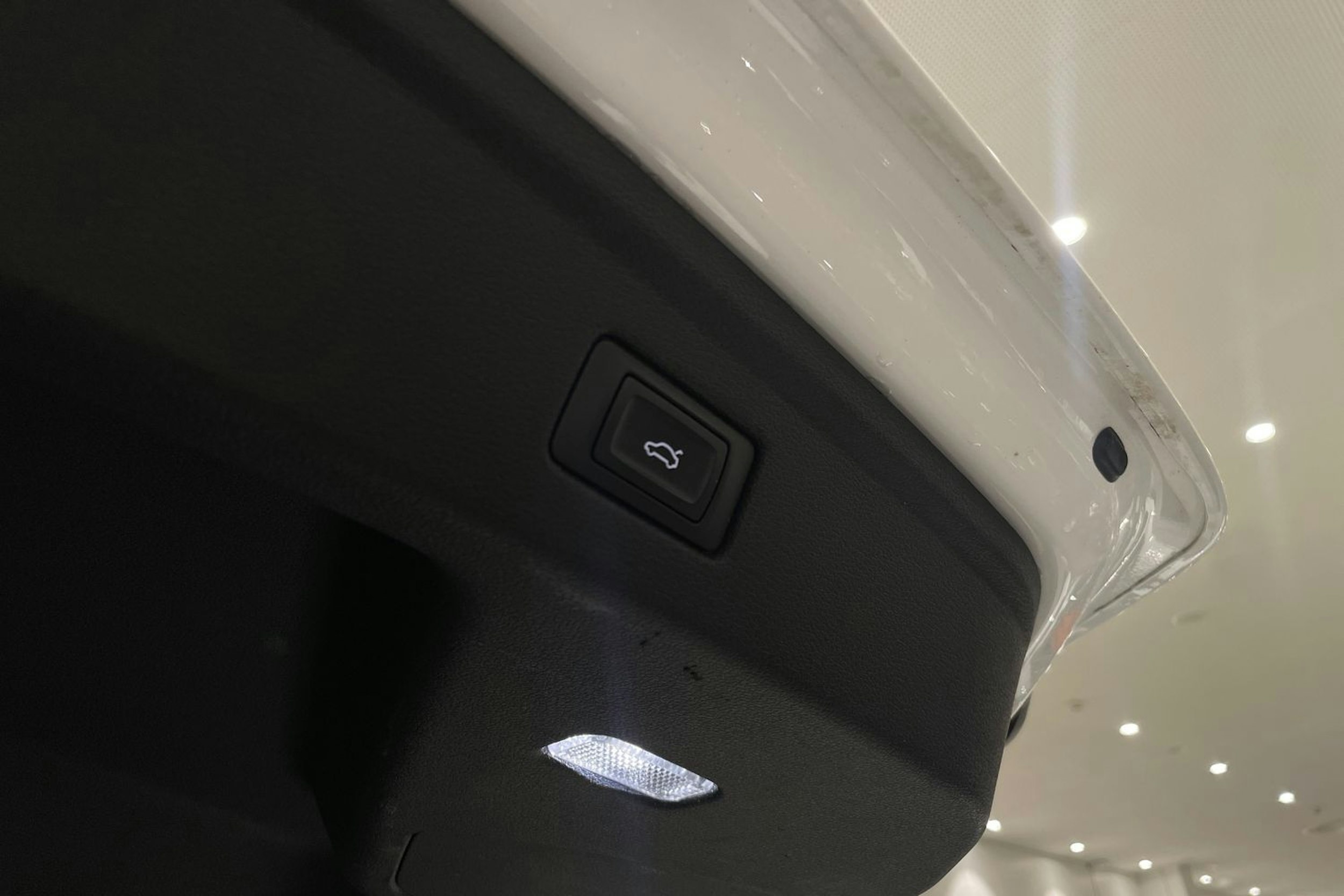 valkoinen Audi A5 2021 kuva 20.