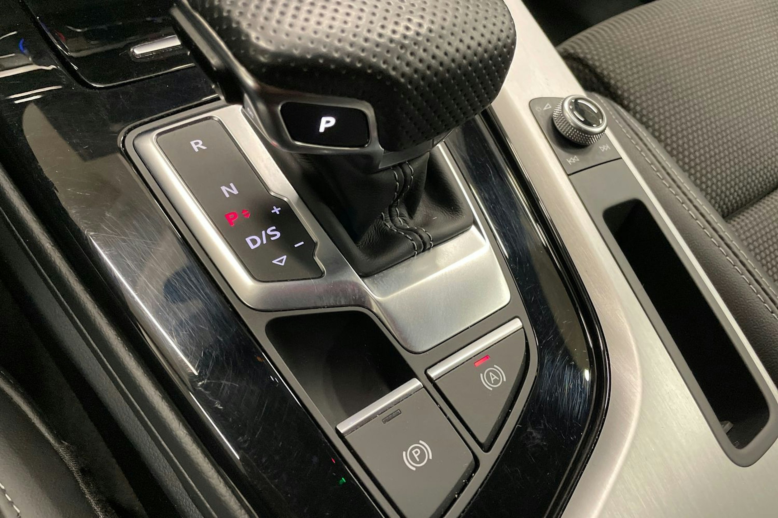 valkoinen Audi A5 2021 kuva 27.