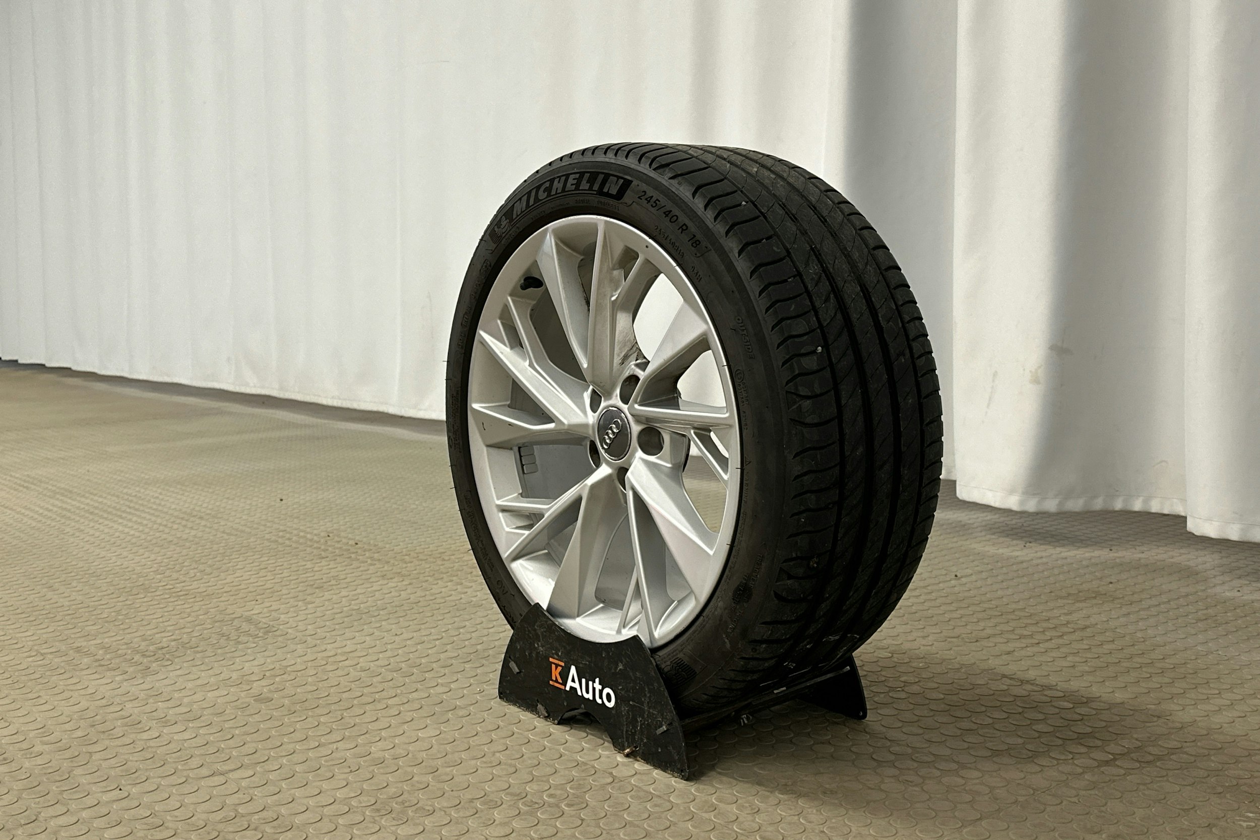 hopea Audi A5 2021 kuva 25.
