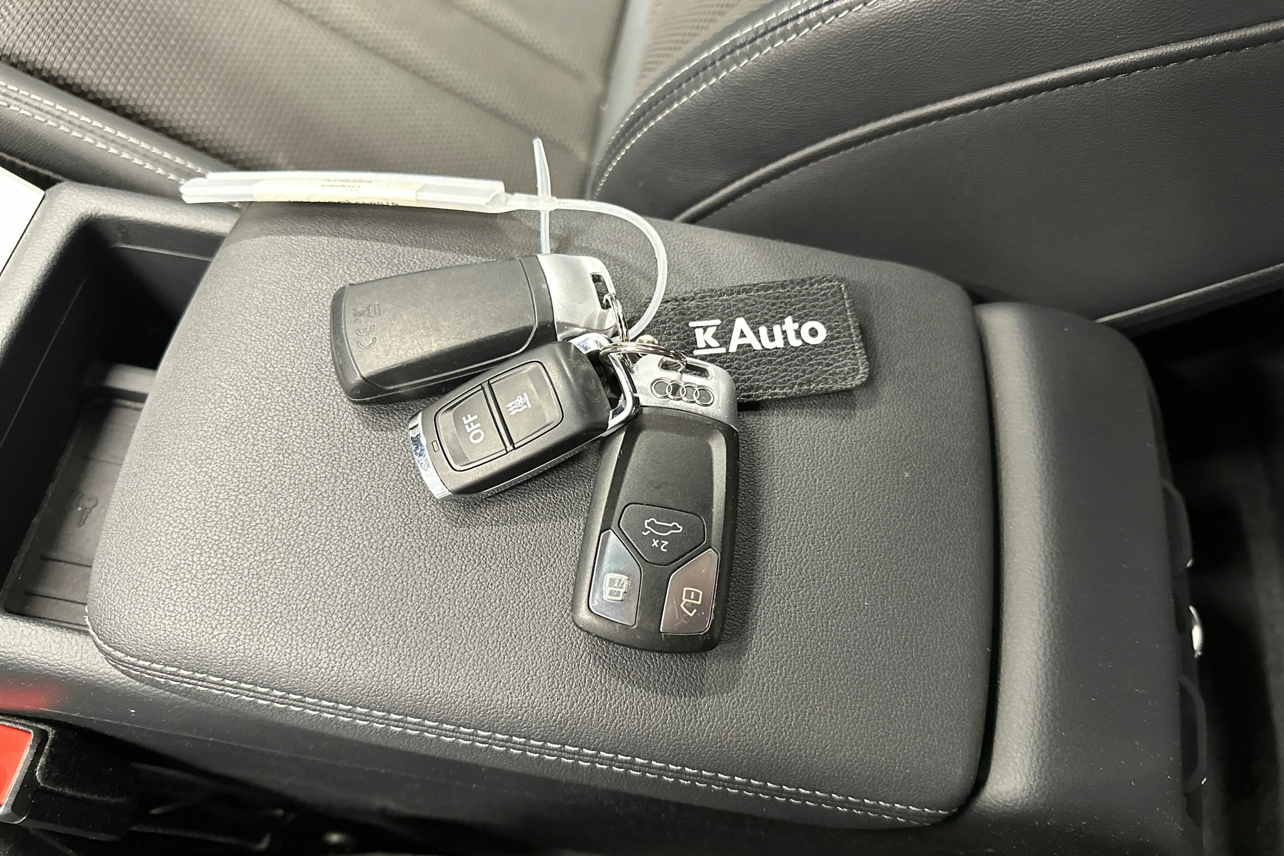 hopea Audi A5 2021 kuva 30.