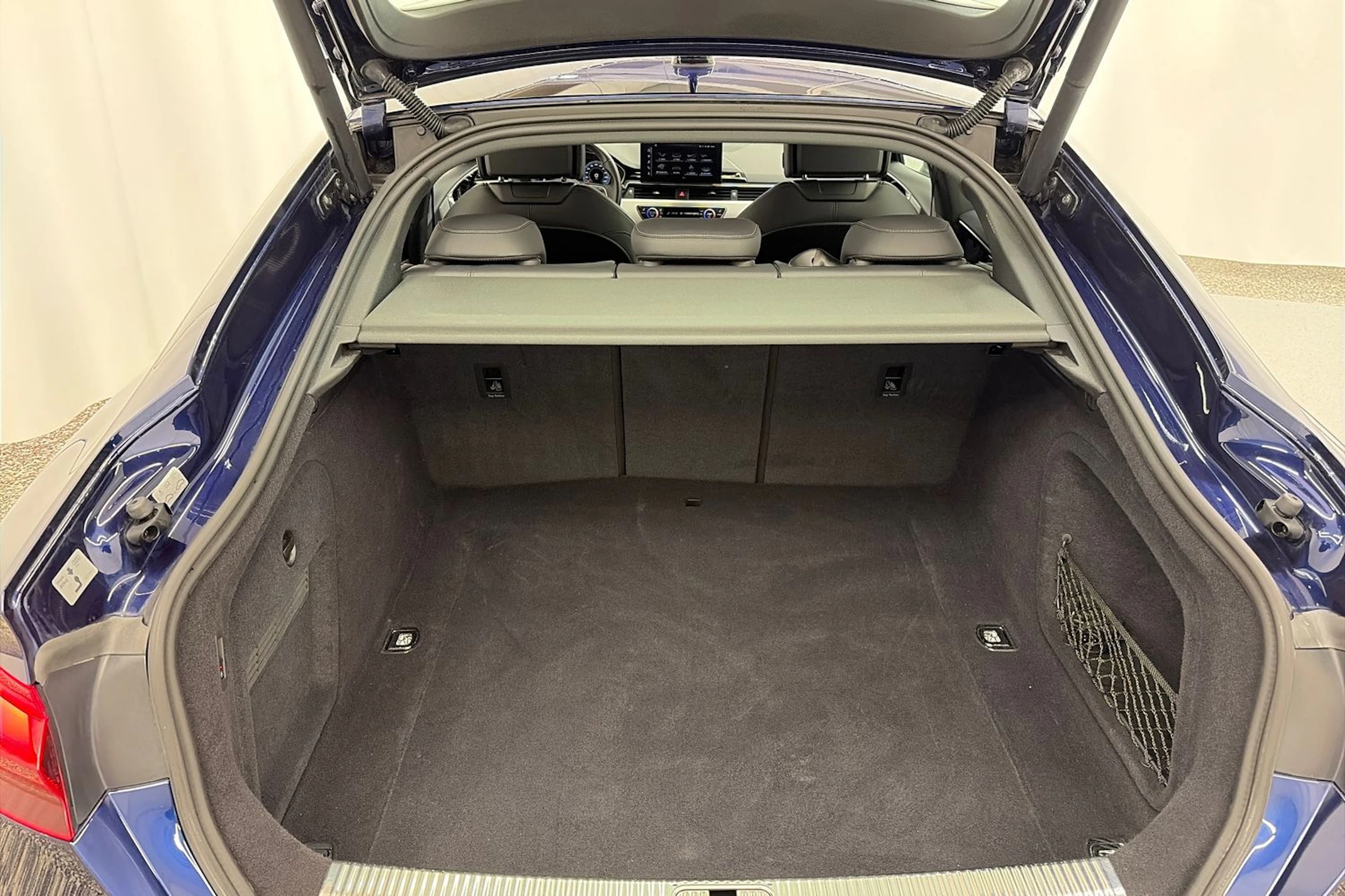 Sininen Audi A5 2021 kuva 11.