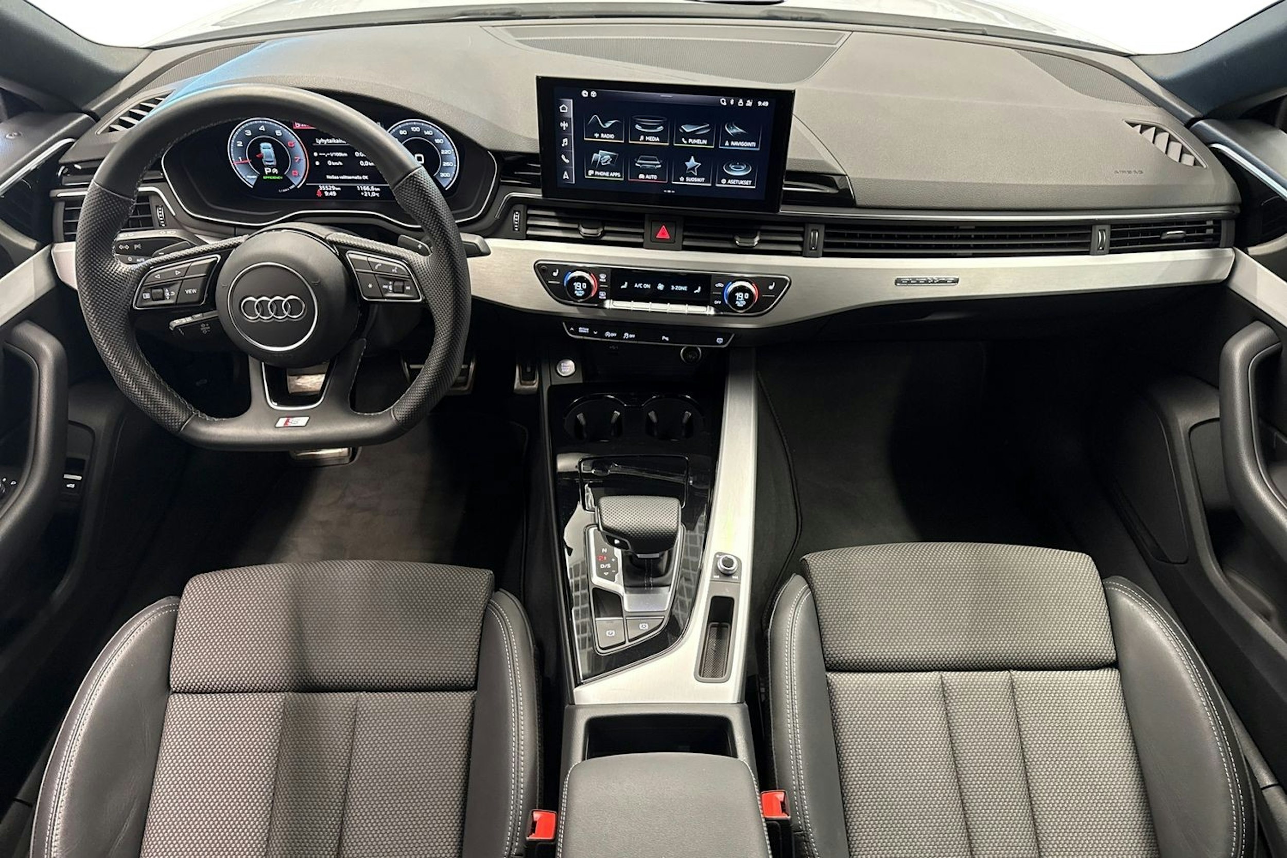 valkoinen Audi A5 2021 kuva 9.