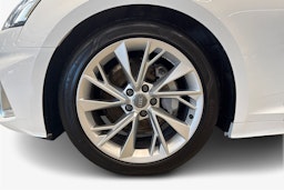 valkoinen Audi A5 2021 kuva 11.